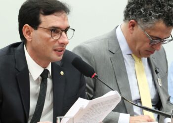 Fim da escala 6×1: relator propõe que um dia de folga seja no domingo