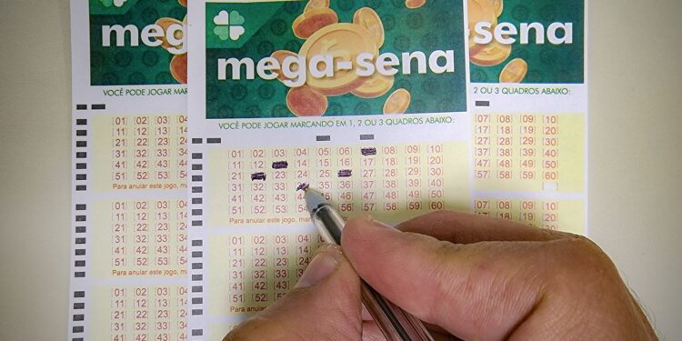 Mega-Sena não tem ganhador; prêmio acumula e vai a R$ 6 milhões
