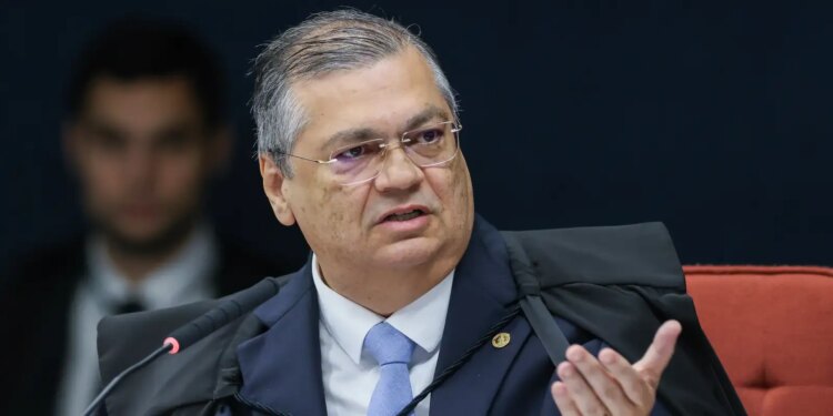 Dino manda TSE analisar possível uso de emendas em campanha eleitoral