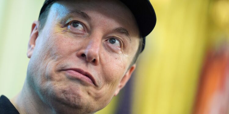 Elon Musk fica US$ 86 bilhões mais rico em meio a expectativa por IPO da SpaceX