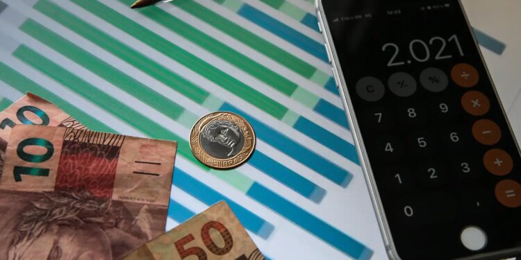 Contas públicas têm superávit primário de R$ 24,6 bilhões em abril