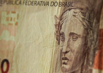 Governo de SP aplica multa recorde de R$ 1 bilhão contra Fast Shop