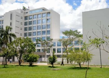PM retira estudantes da reitoria da USP