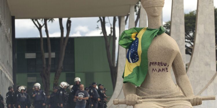 Débora do Batom recorre para ser beneficiada pela Lei da Dosimetria 