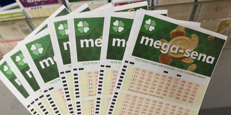 Mega-Sena pode pagar R$ 3.5 milhões nesta terça-feira; g1 transmite ao vivo