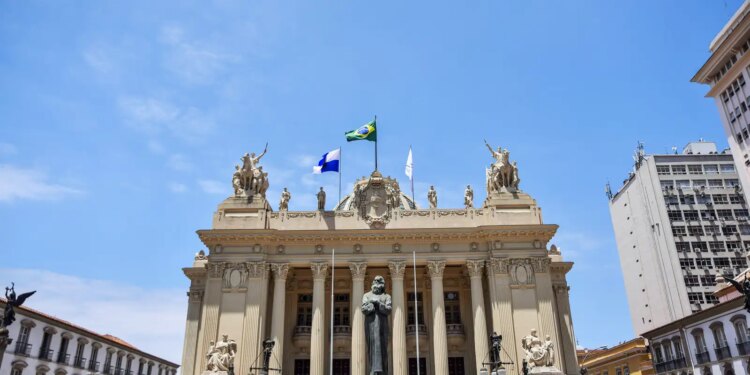 RJ: projeto prevê uso de banheiros neutros para pessoas trans