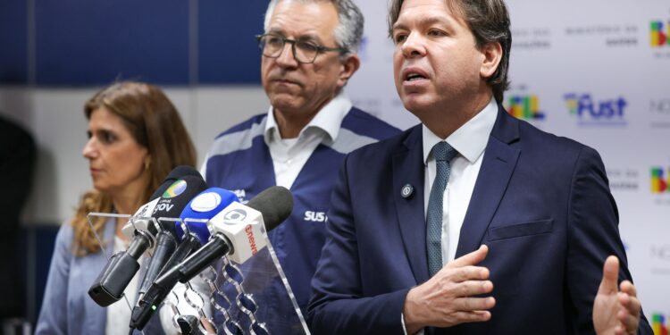 Governo lança editais para conectar até 3,8 mil UBS