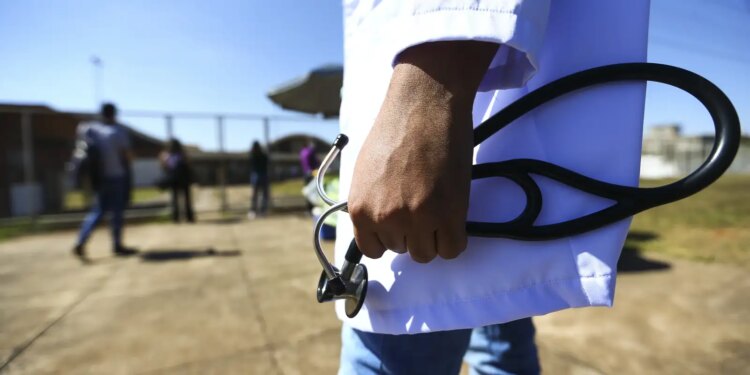 Revalida: candidatos já podem conferir local da prova prática