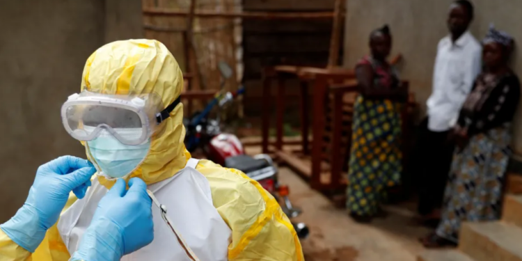Ebola avança na África e dez países entram em alerta máximo para novos casos