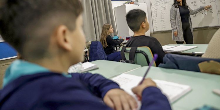 MEC estende até dia 17 o prazo para redes de ensino aderirem à PND